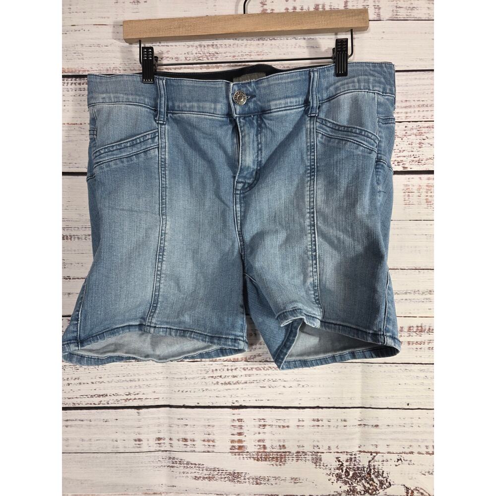 Torrid Denim Shorts Women's Size 16 Plus Medium Wash